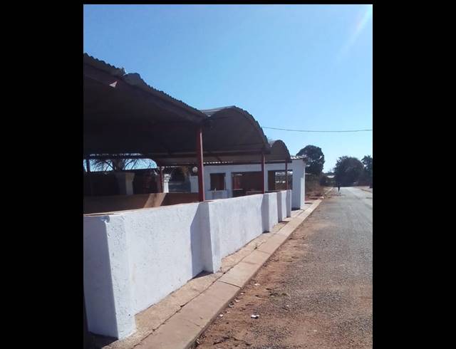 1,078M² BUSINESS FOR SALE IN LETHLABILE